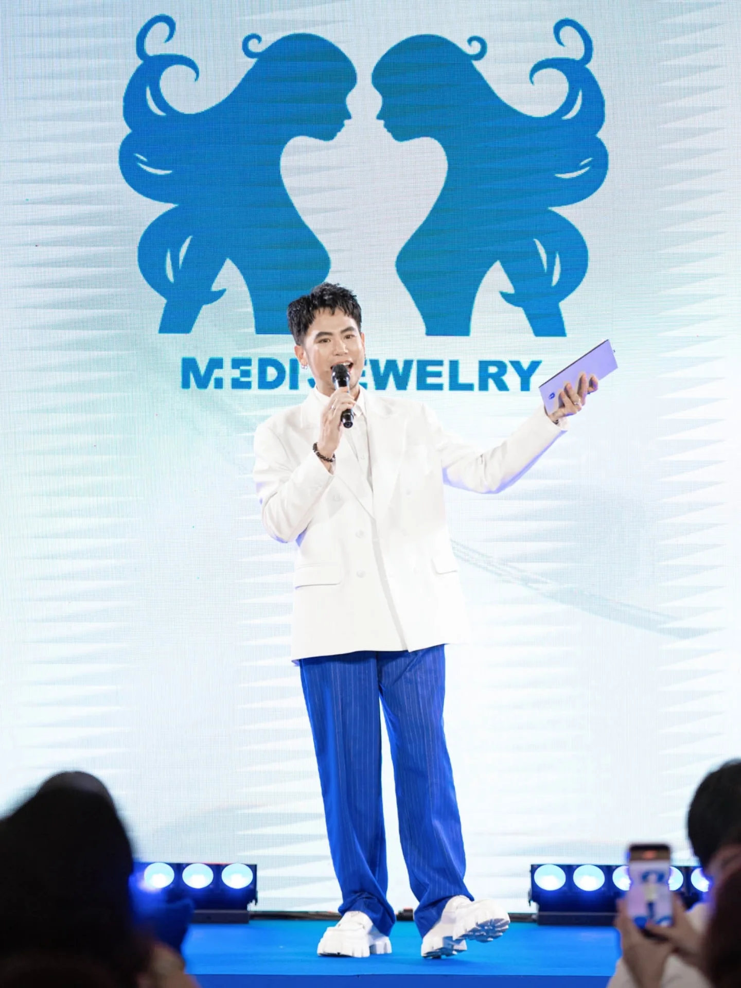 อ๋อง - เขมรัชต์ สุนทรนนท์