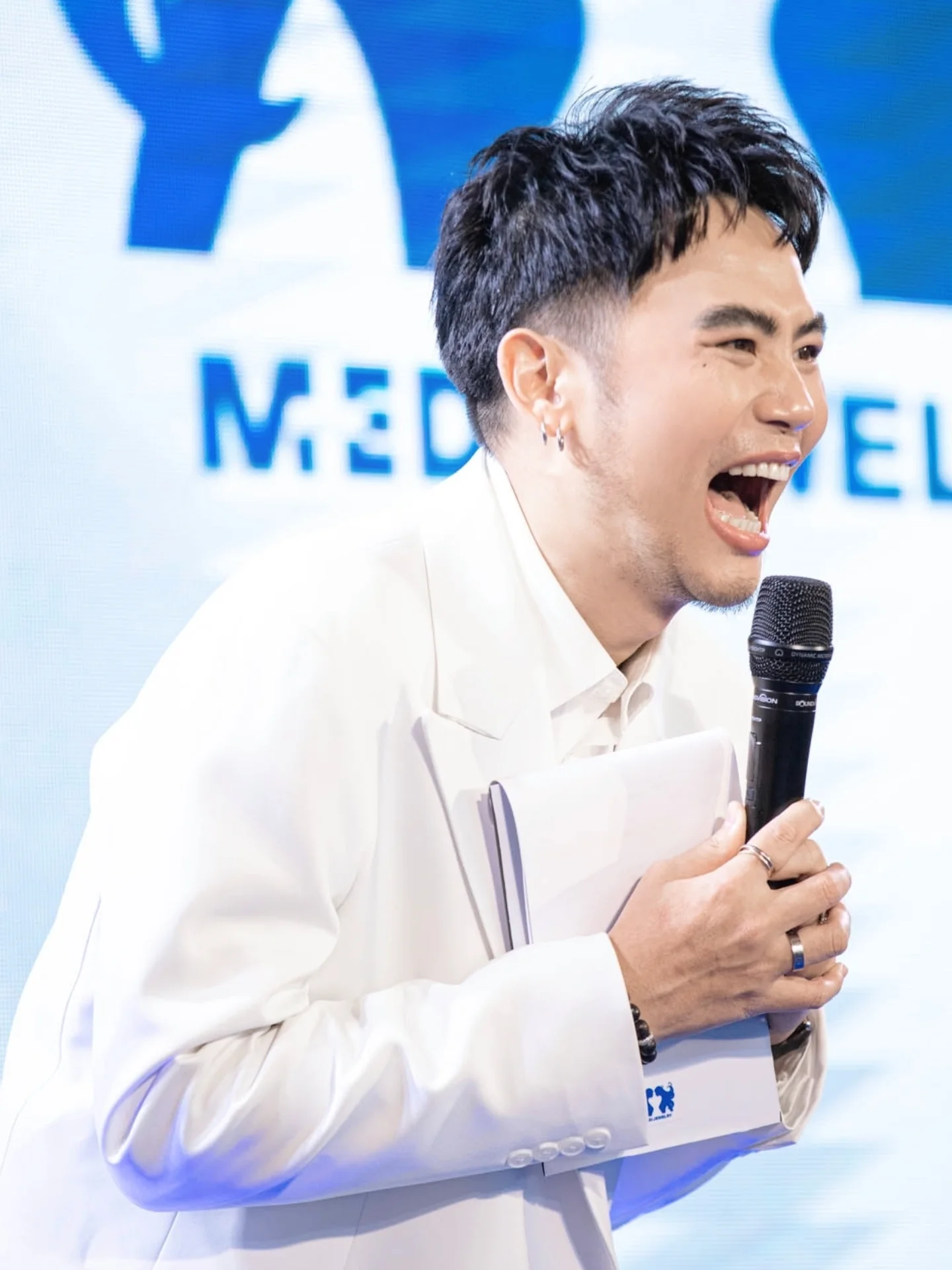 อ๋อง - เขมรัชต์ สุนทรนนท์