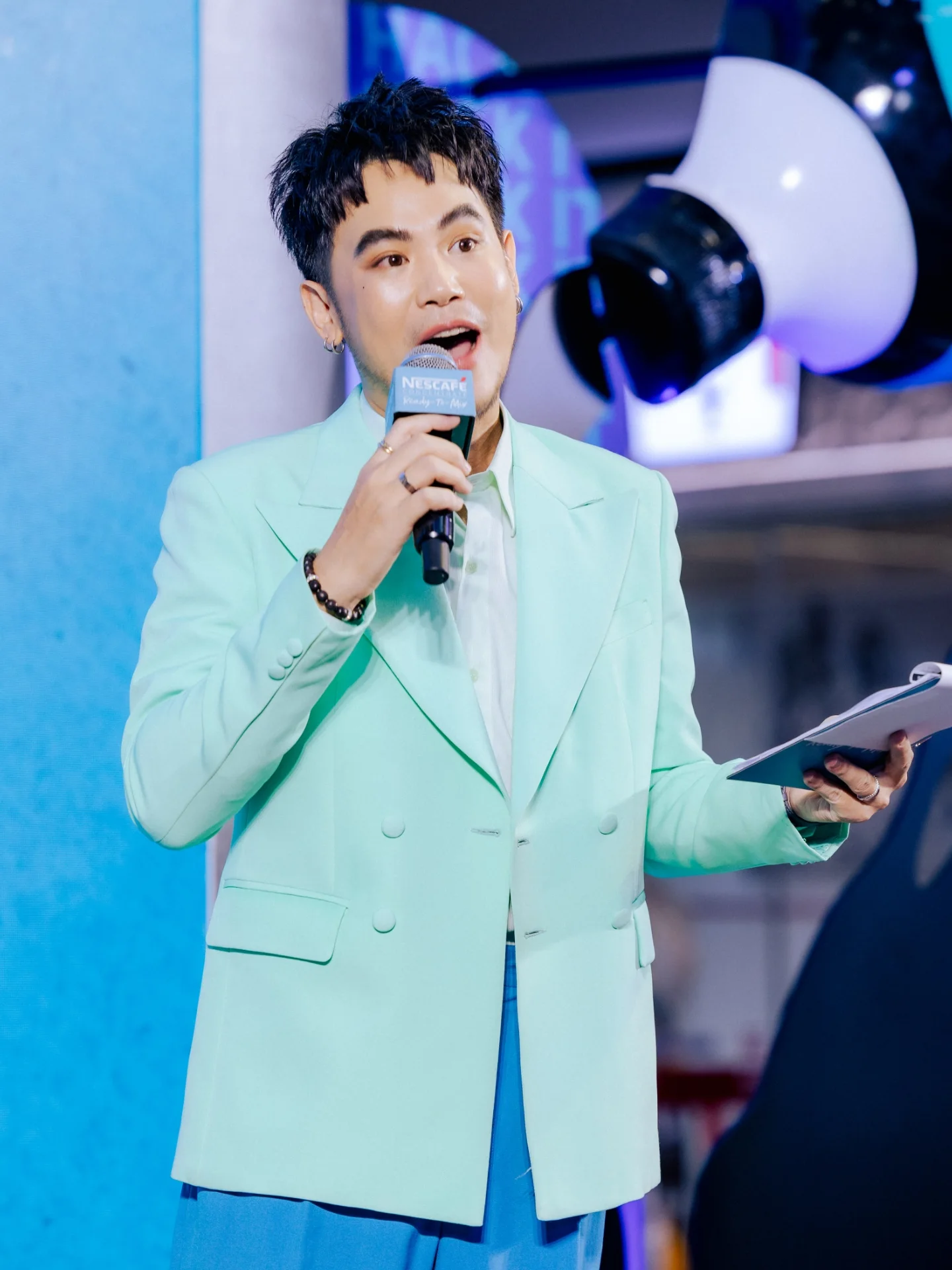 อ๋อง - เขมรัชต์ สุนทรนนท์
