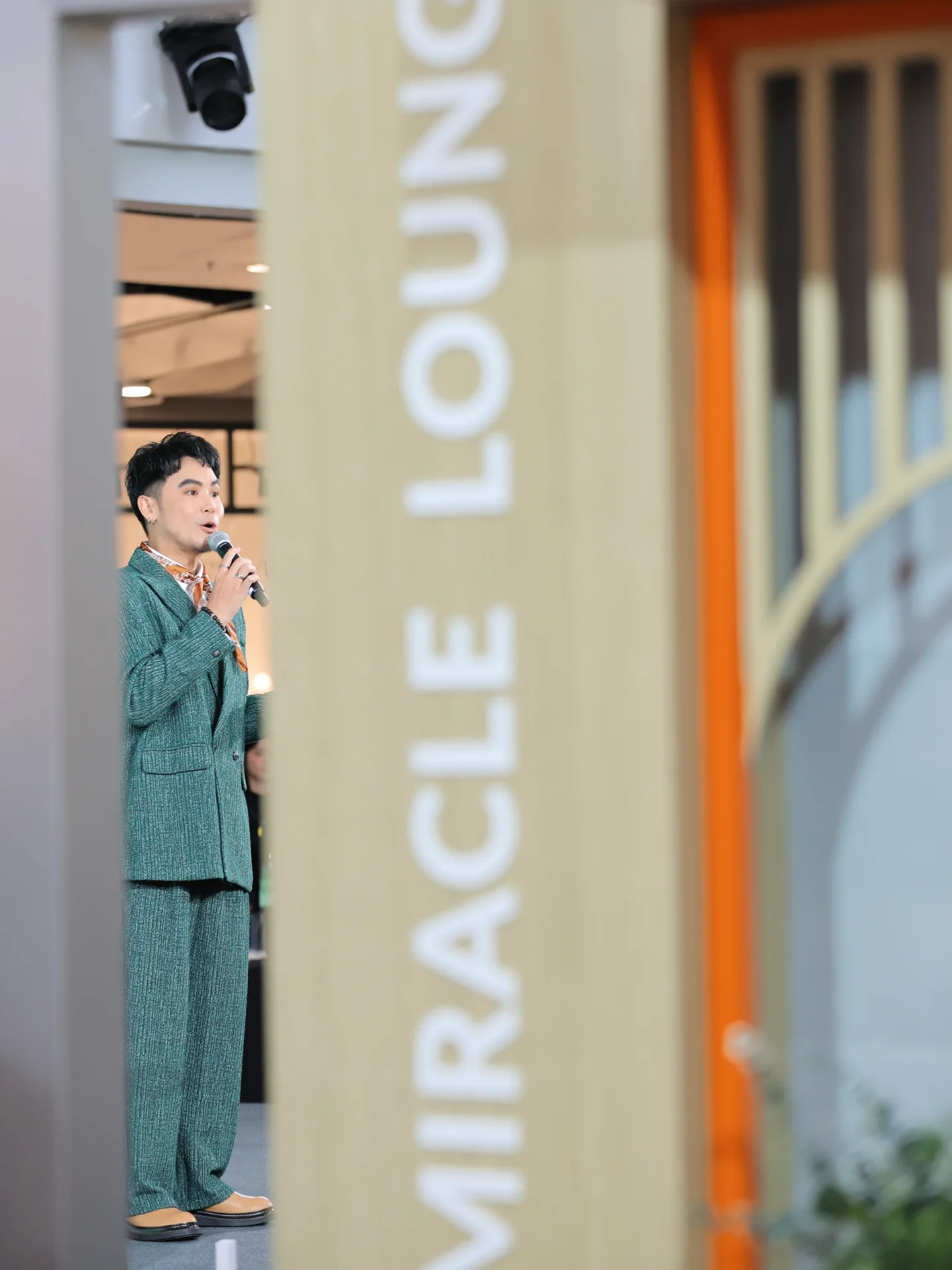 อ๋อง - เขมรัชต์ สุนทรนนท์