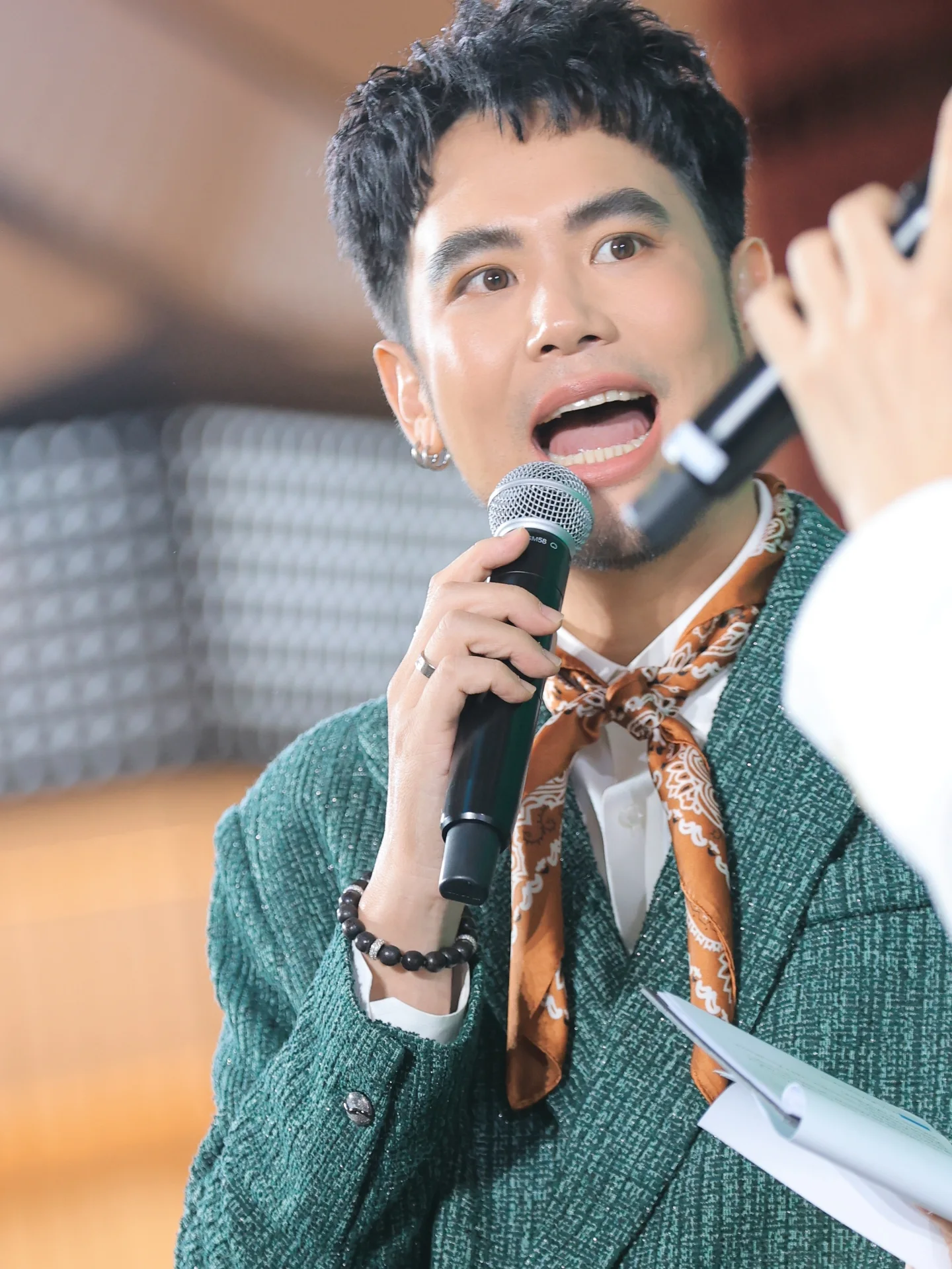 อ๋อง - เขมรัชต์ สุนทรนนท์