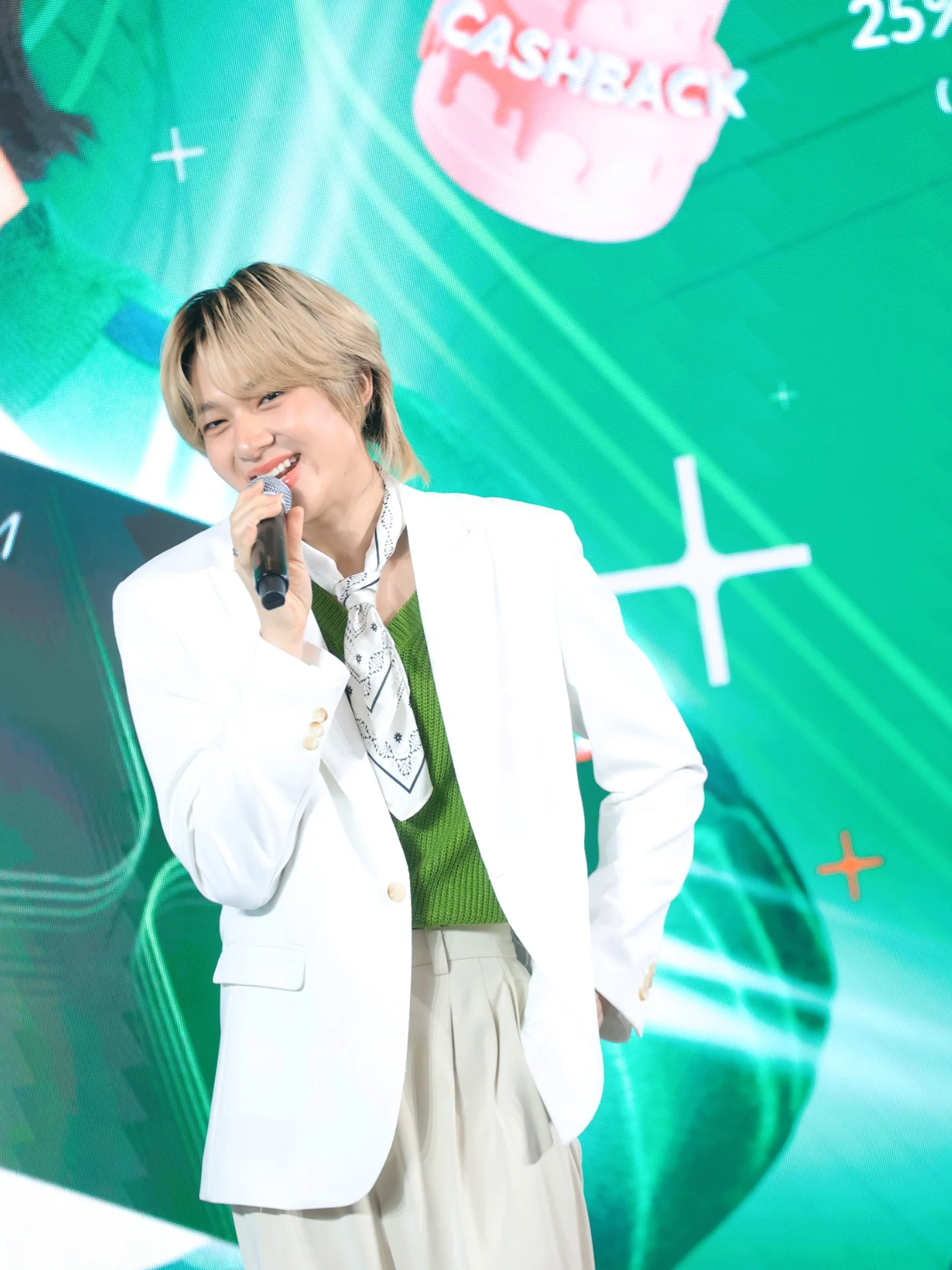 อ๋อง - เขมรัชต์ สุนทรนนท์
