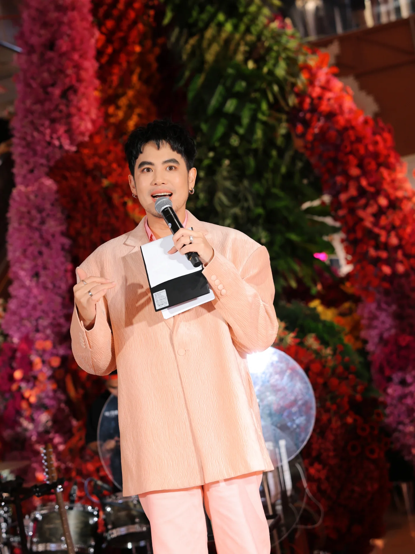 อ๋อง - เขมรัชต์ สุนทรนนท์