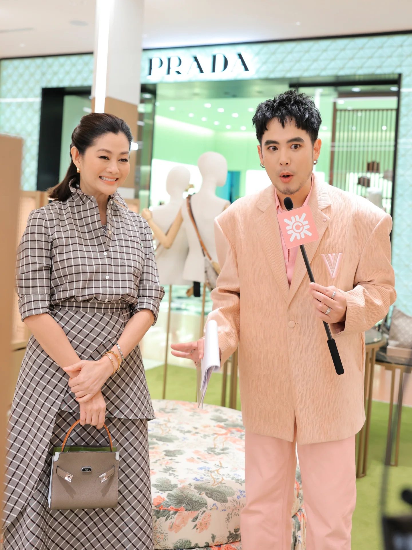 อ๋อง - เขมรัชต์ สุนทรนนท์