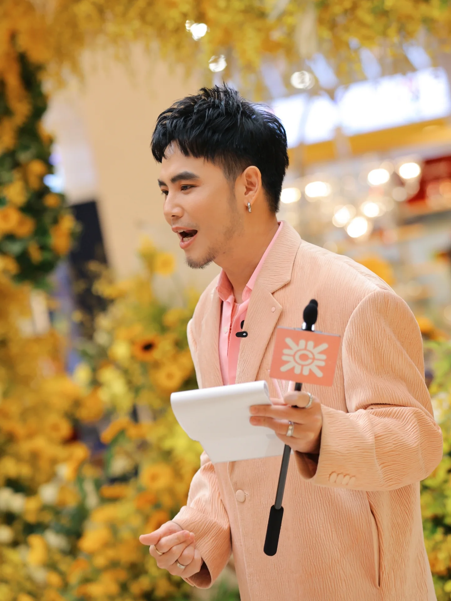 อ๋อง - เขมรัชต์ สุนทรนนท์