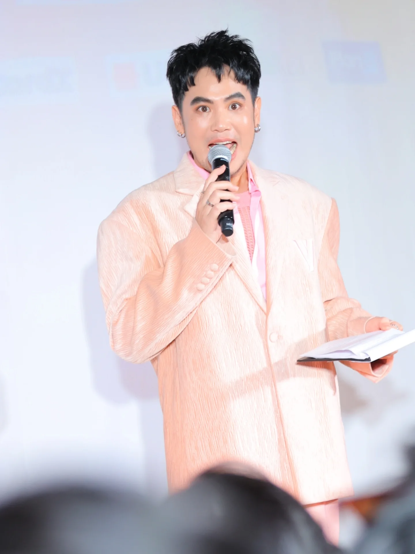 อ๋อง - เขมรัชต์ สุนทรนนท์