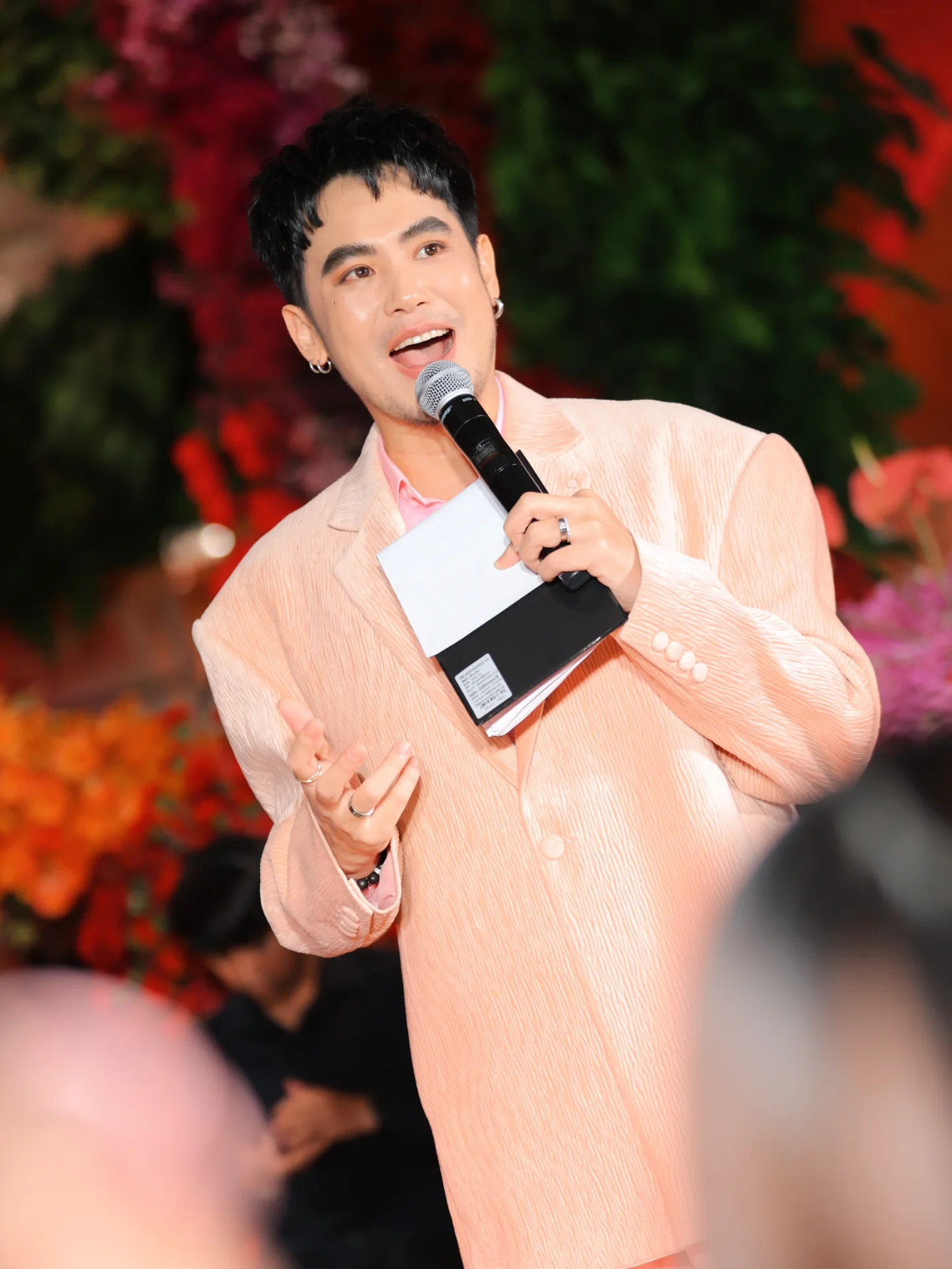 อ๋อง - เขมรัชต์ สุนทรนนท์