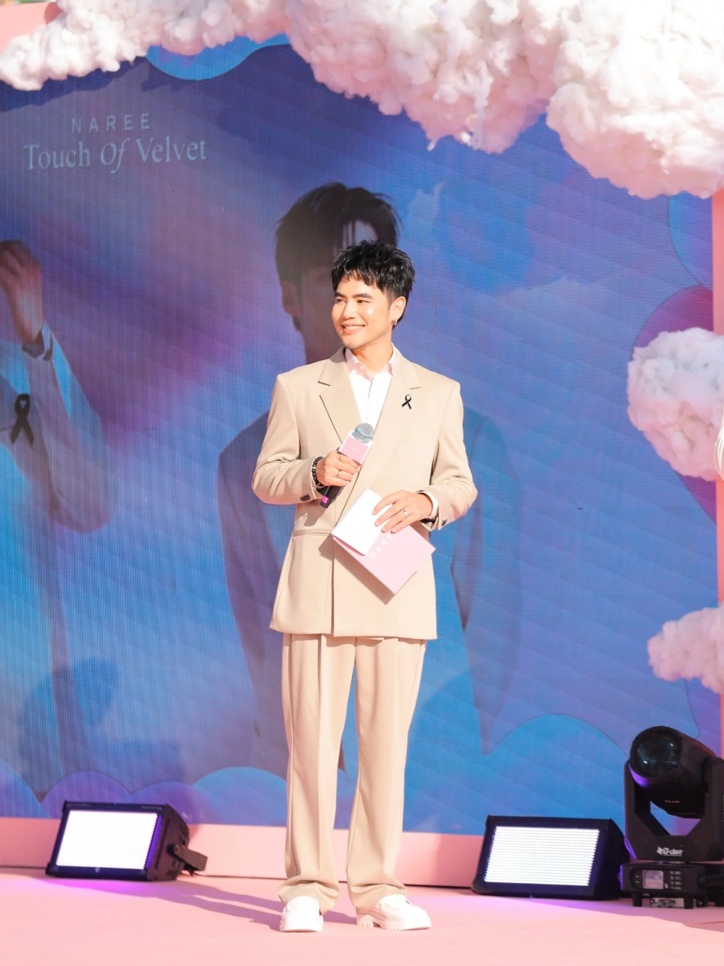 อ๋อง - เขมรัชต์ สุนทรนนท์