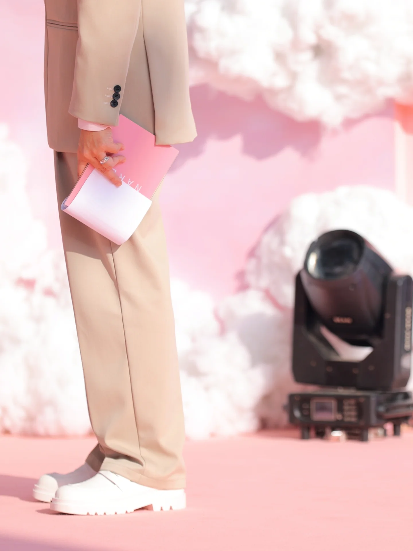 อ๋อง - เขมรัชต์ สุนทรนนท์