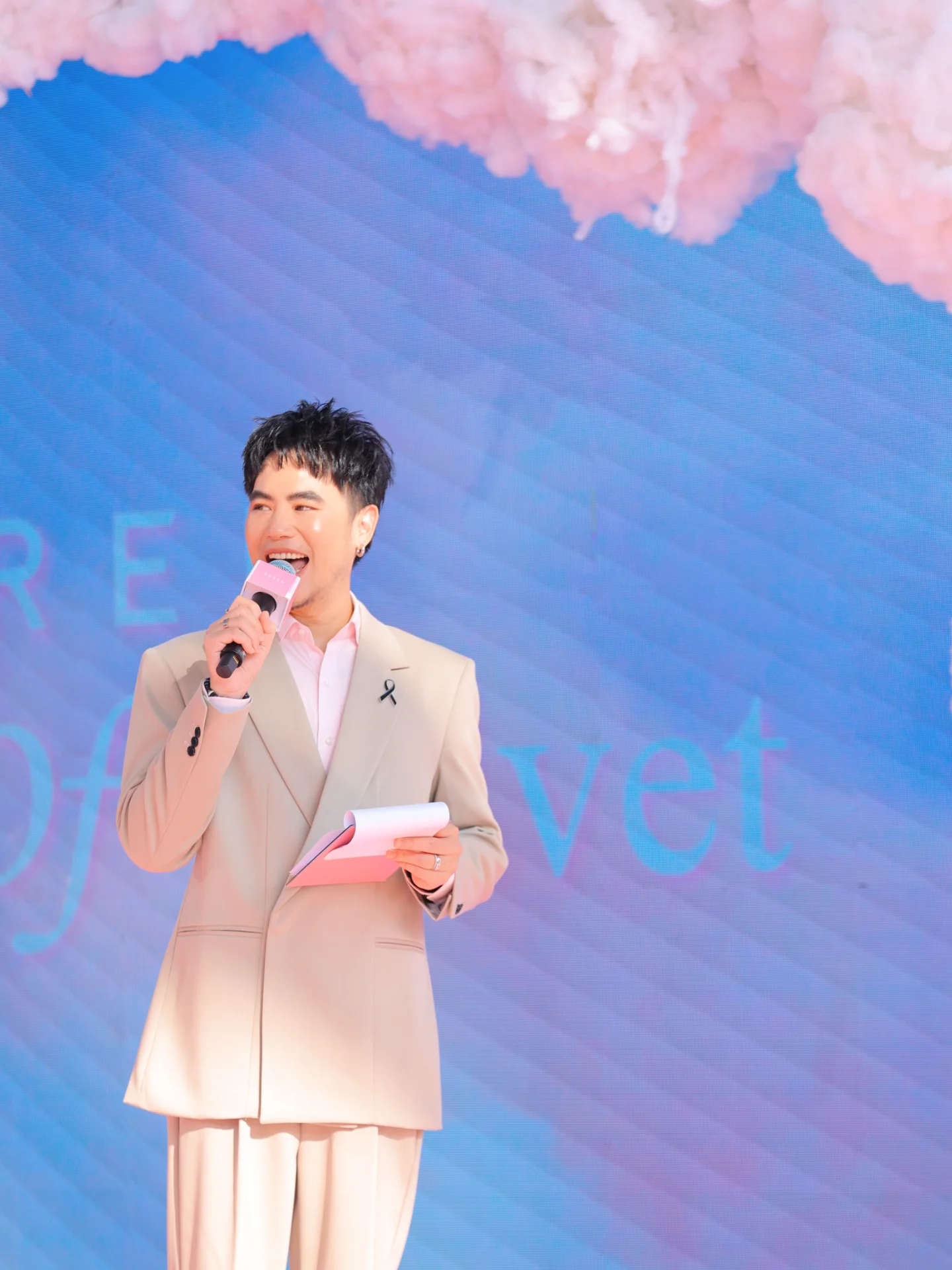 อ๋อง - เขมรัชต์ สุนทรนนท์