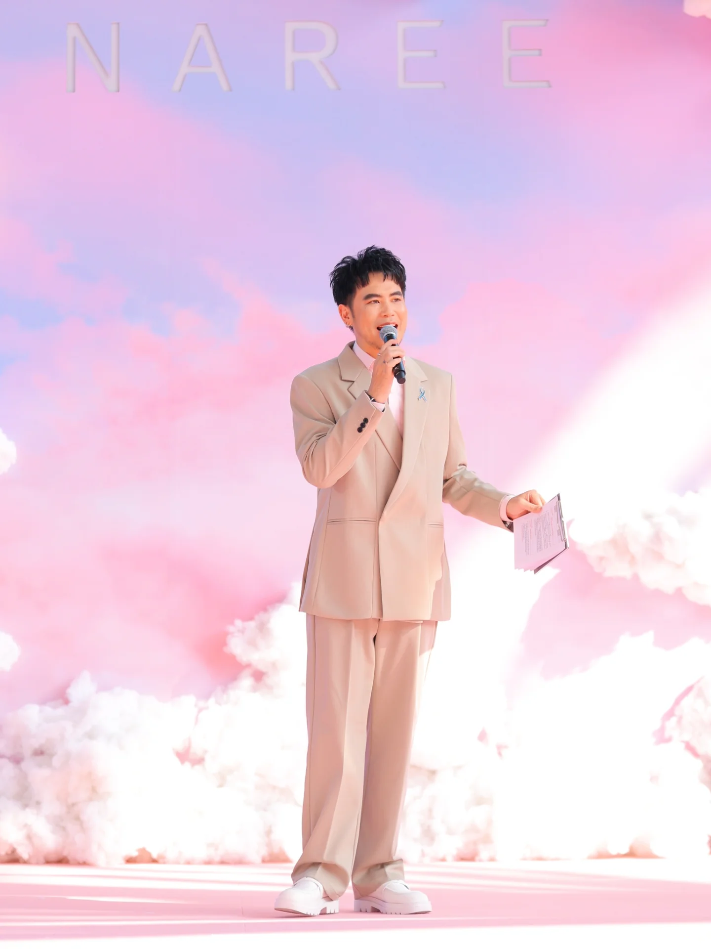 อ๋อง - เขมรัชต์ สุนทรนนท์