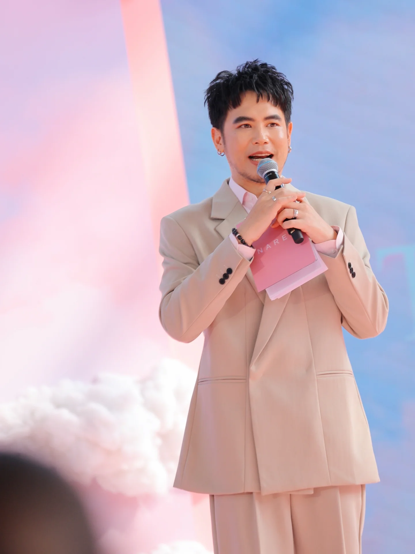 อ๋อง - เขมรัชต์ สุนทรนนท์