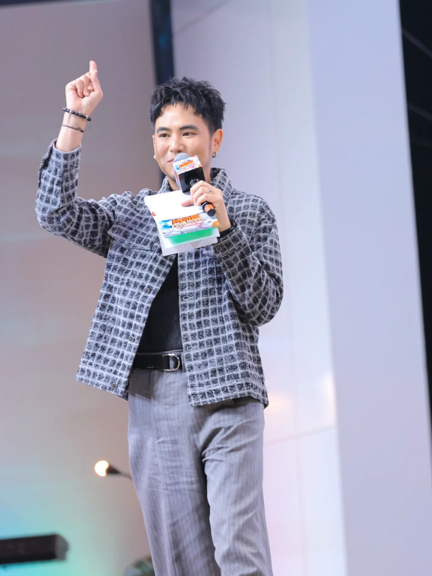 อ๋อง - เขมรัชต์ สุนทรนนท์