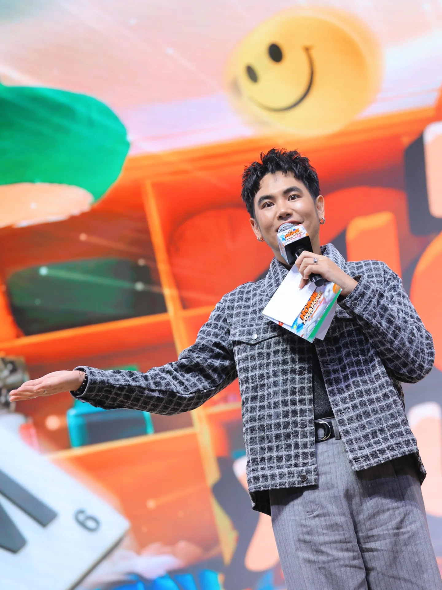 อ๋อง - เขมรัชต์ สุนทรนนท์