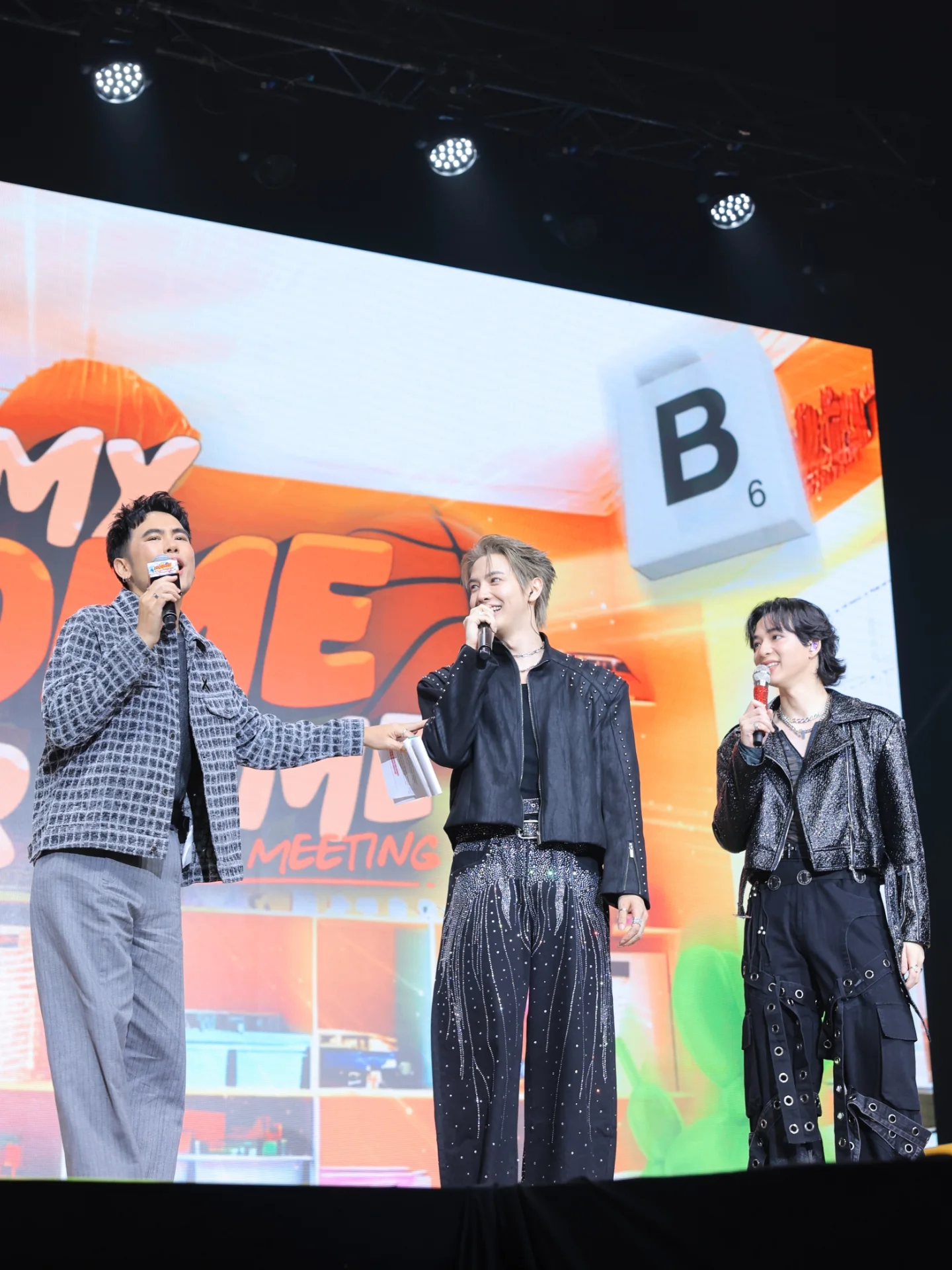 อ๋อง - เขมรัชต์ สุนทรนนท์