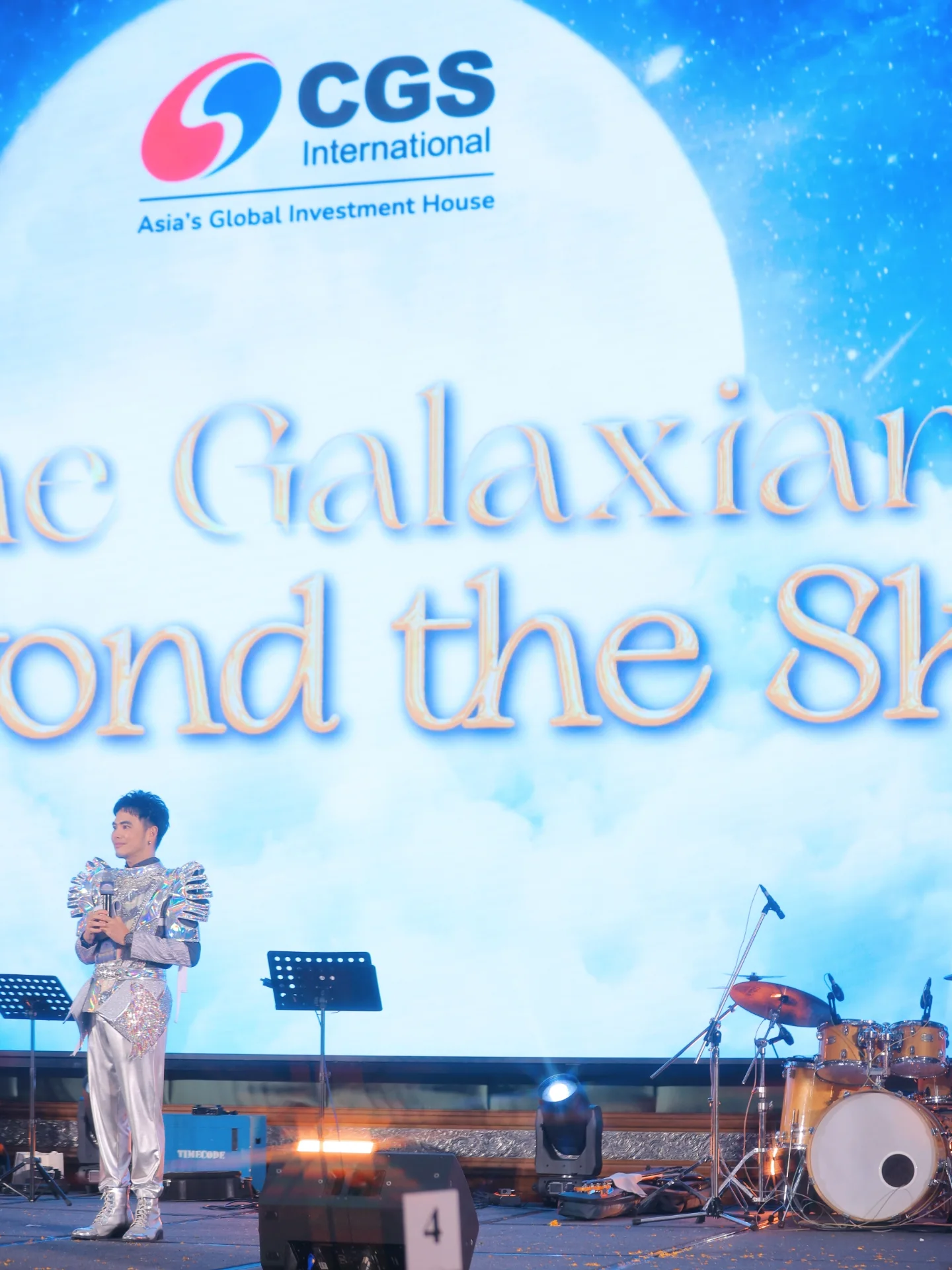 อ๋อง - เขมรัชต์ สุนทรนนท์