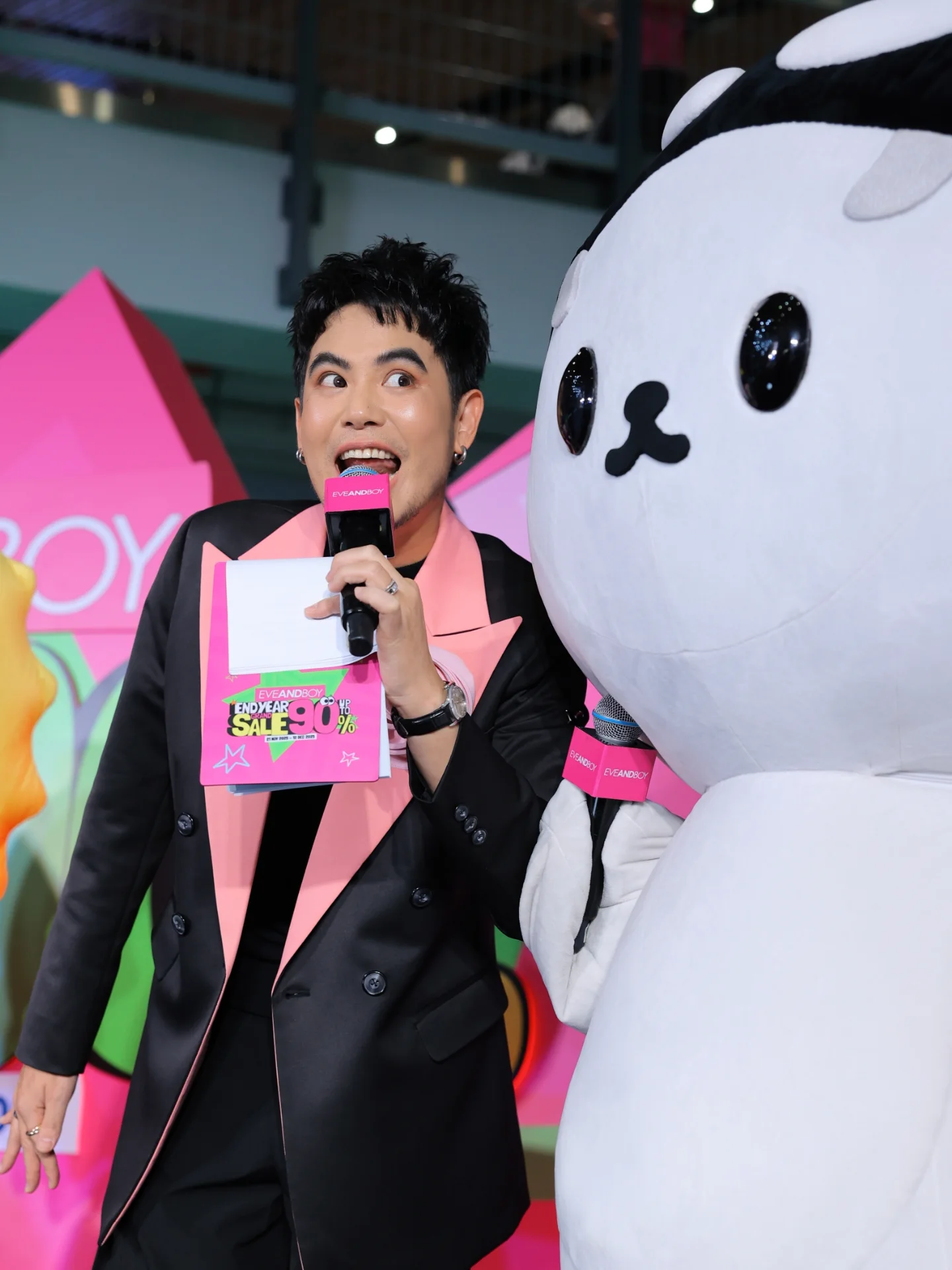 อ๋อง - เขมรัชต์ สุนทรนนท์