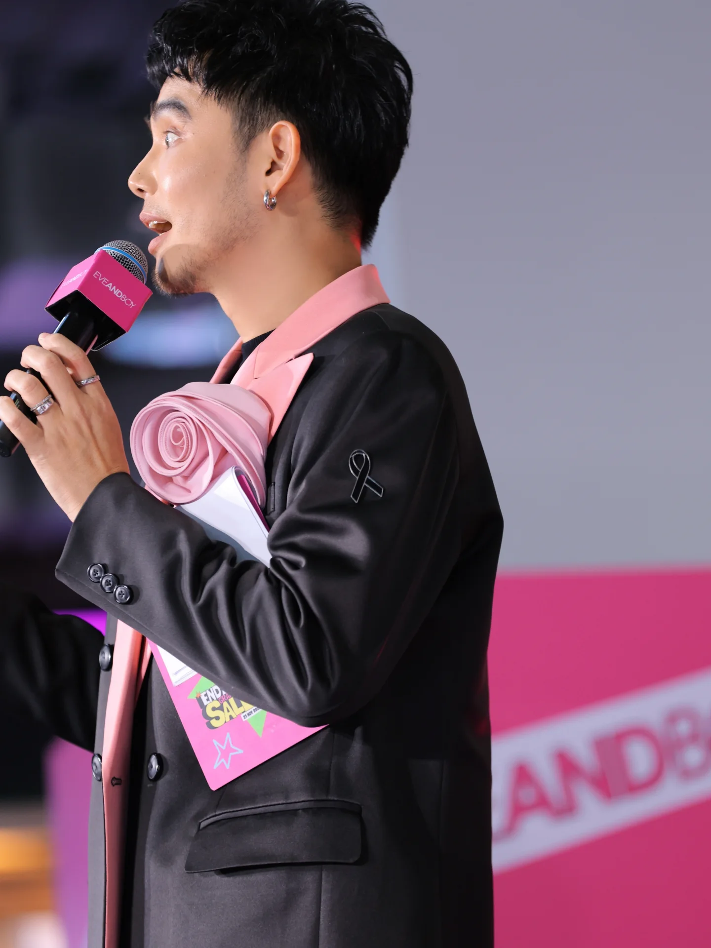 อ๋อง - เขมรัชต์ สุนทรนนท์