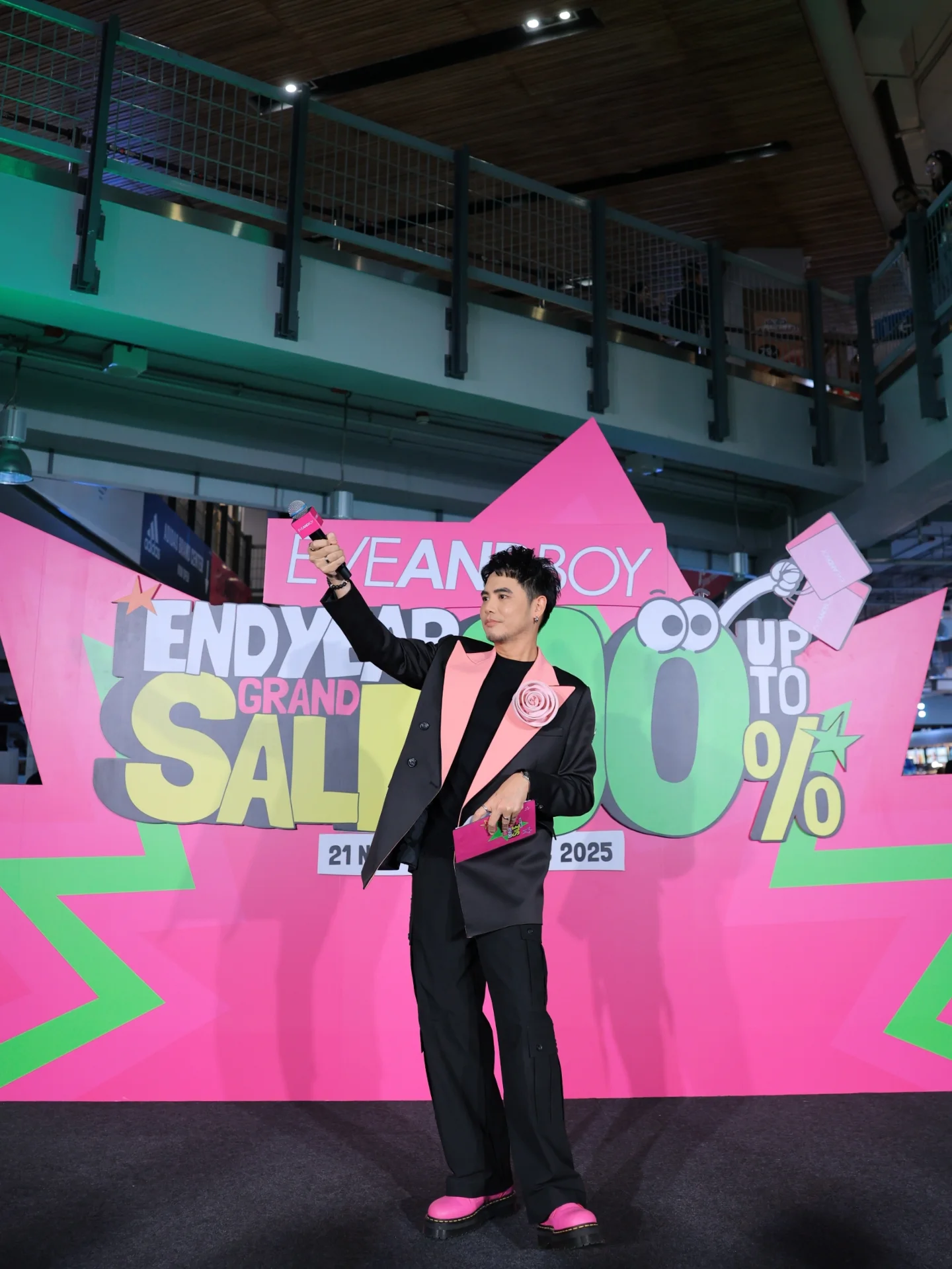 อ๋อง - เขมรัชต์ สุนทรนนท์