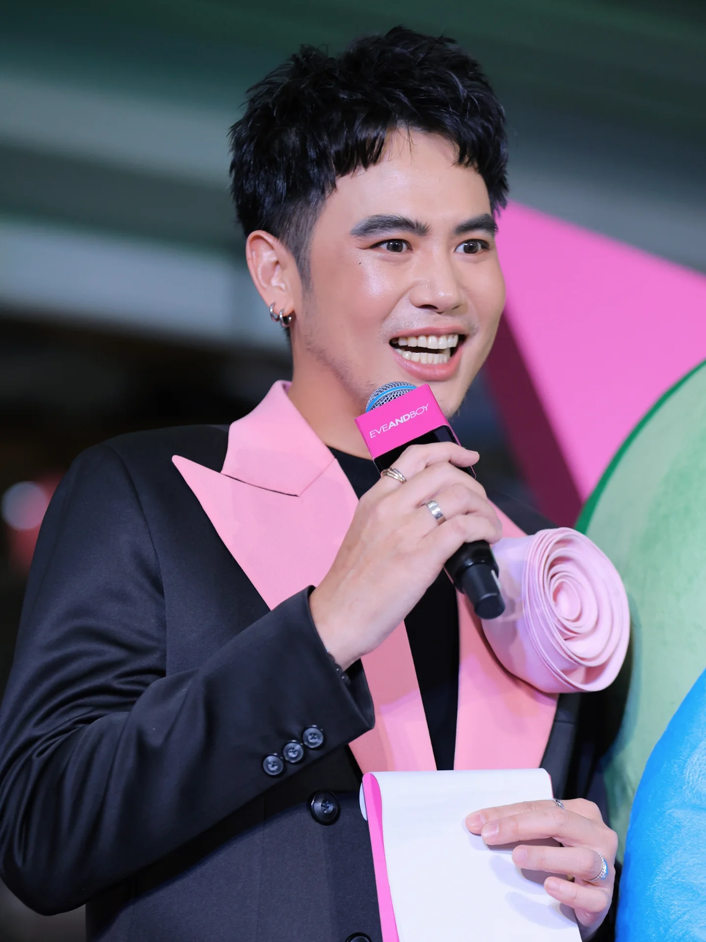 อ๋อง - เขมรัชต์ สุนทรนนท์