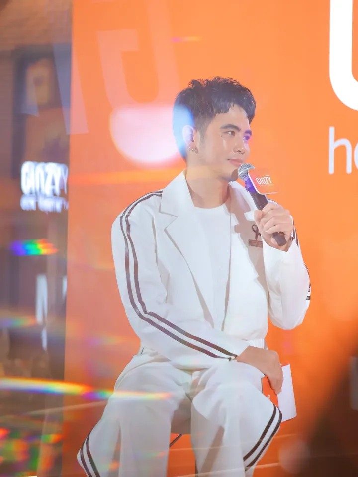 อ๋อง - เขมรัชต์ สุนทรนนท์