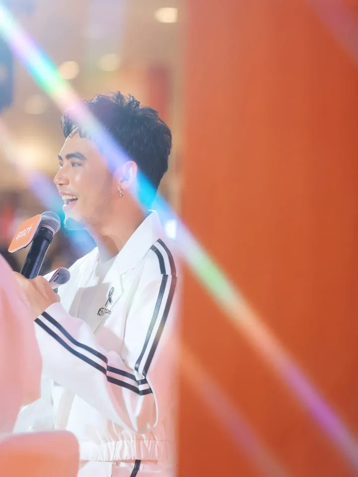 อ๋อง - เขมรัชต์ สุนทรนนท์