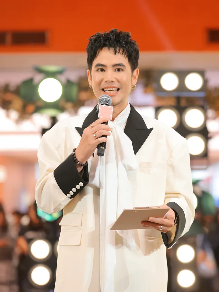 อ๋อง - เขมรัชต์ สุนทรนนท์