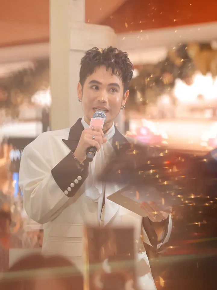 อ๋อง - เขมรัชต์ สุนทรนนท์