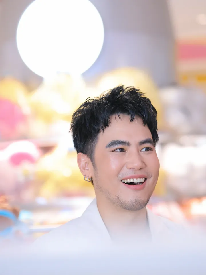 อ๋อง - เขมรัชต์ สุนทรนนท์