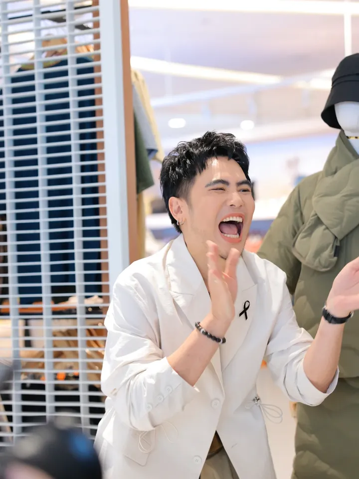 อ๋อง - เขมรัชต์ สุนทรนนท์