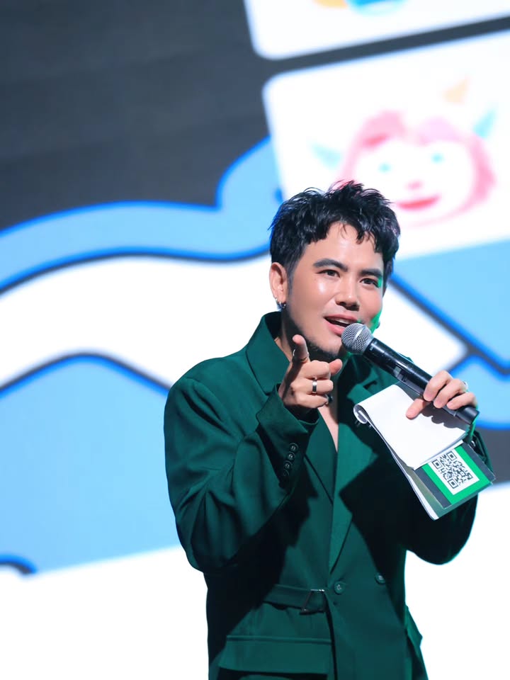 อ๋อง - เขมรัชต์ สุนทรนนท์