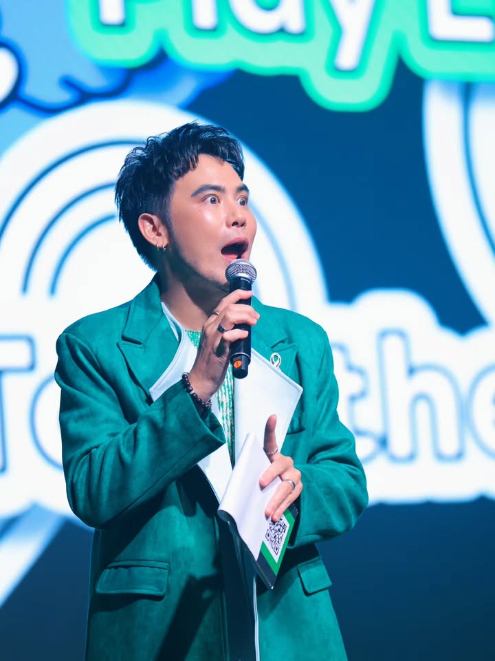 อ๋อง - เขมรัชต์ สุนทรนนท์