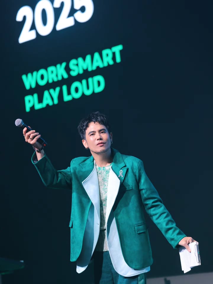 อ๋อง - เขมรัชต์ สุนทรนนท์