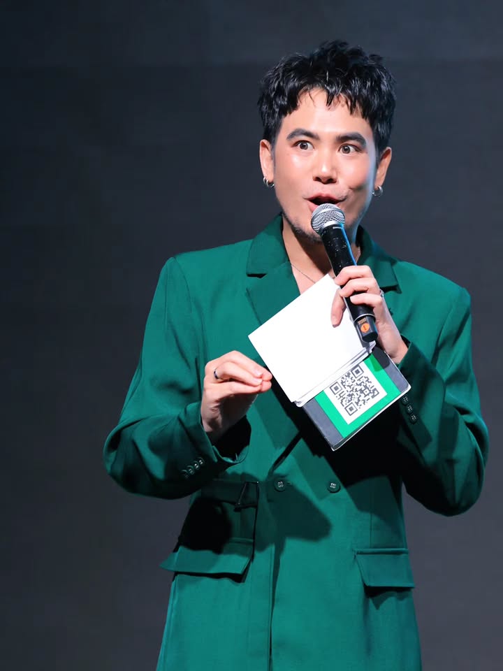 อ๋อง - เขมรัชต์ สุนทรนนท์