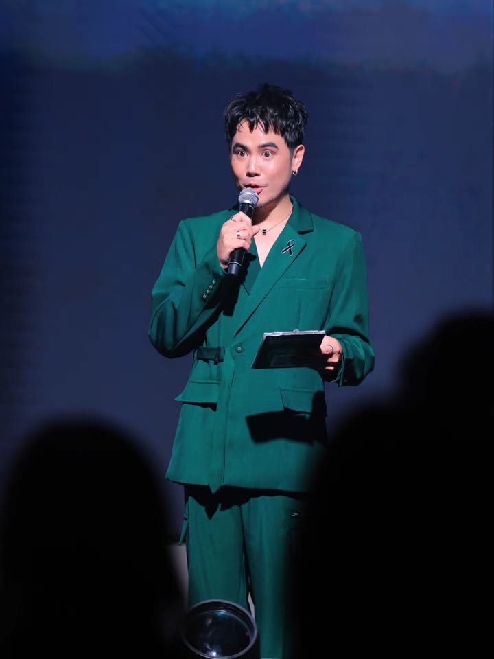 อ๋อง - เขมรัชต์ สุนทรนนท์