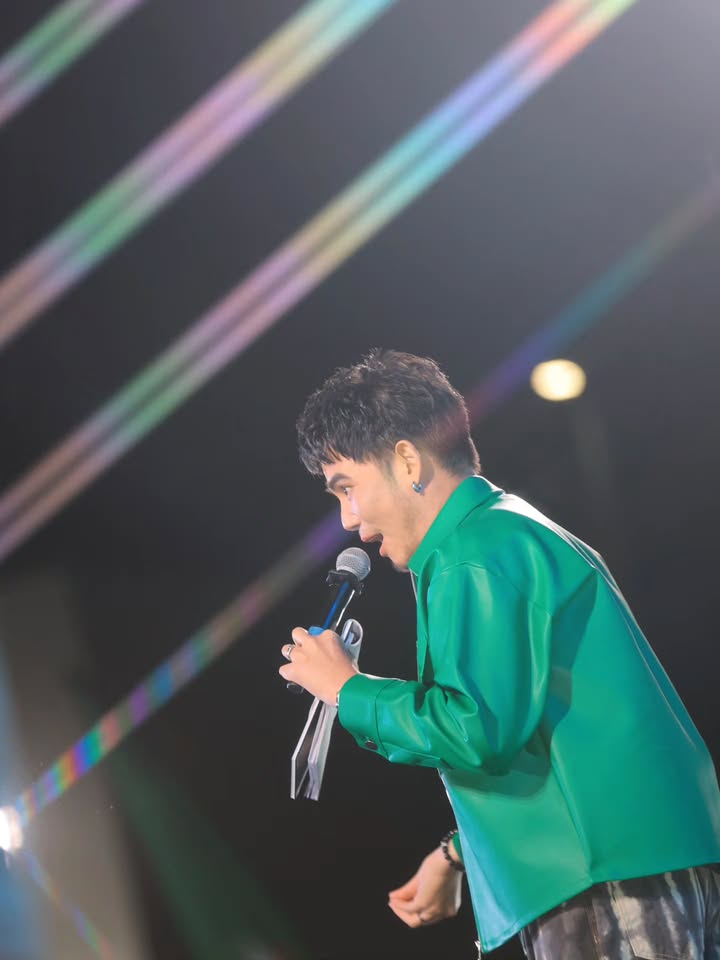 อ๋อง - เขมรัชต์ สุนทรนนท์