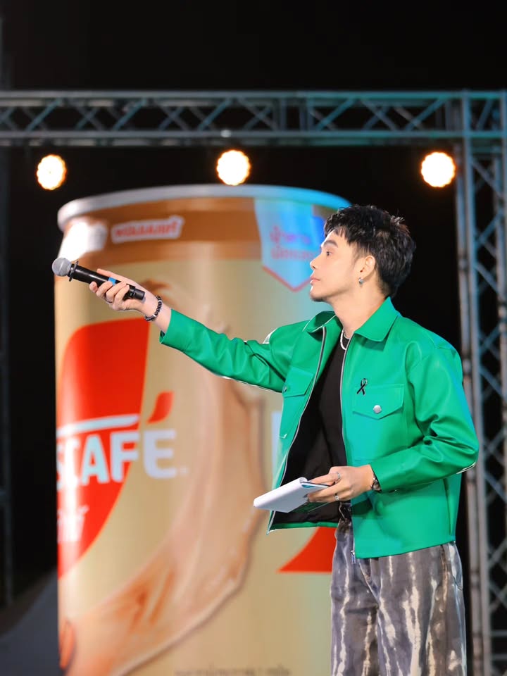 อ๋อง - เขมรัชต์ สุนทรนนท์