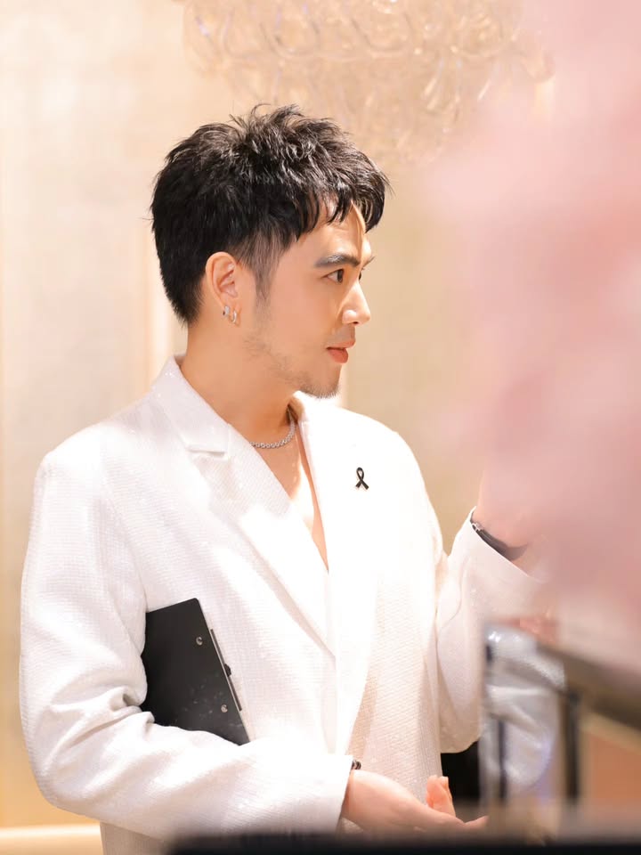 อ๋อง - เขมรัชต์ สุนทรนนท์