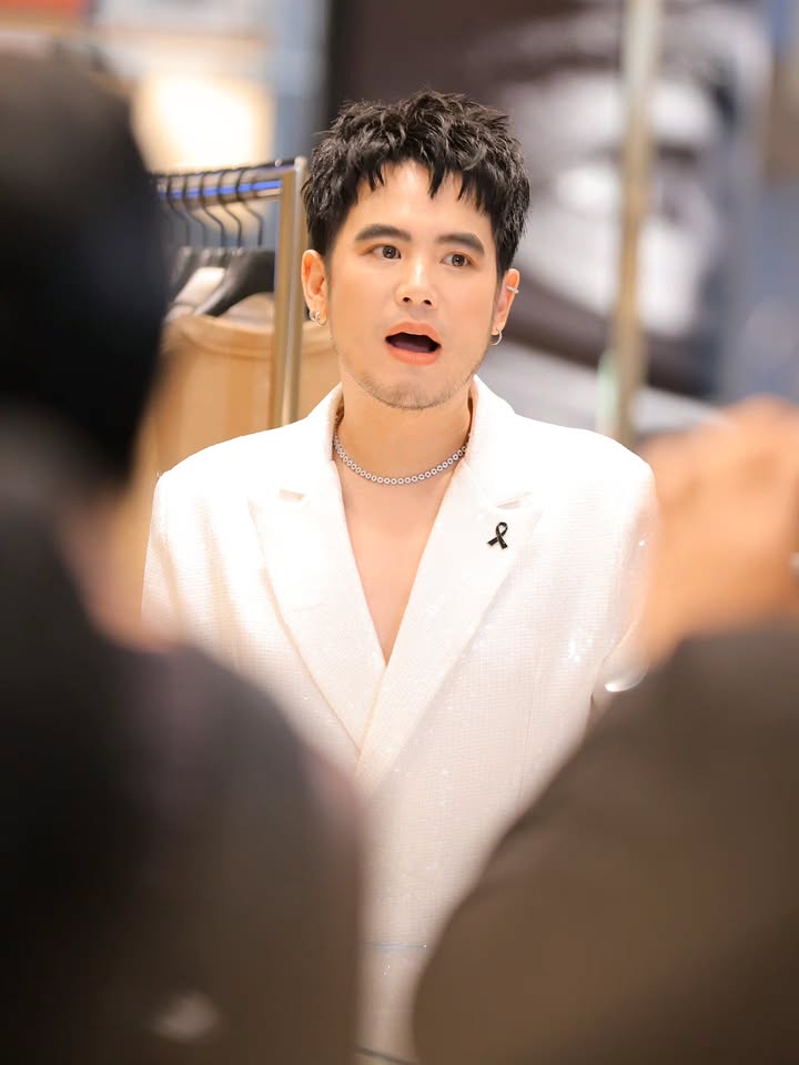 อ๋อง - เขมรัชต์ สุนทรนนท์