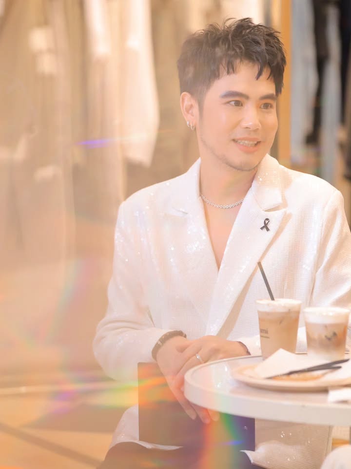 อ๋อง - เขมรัชต์ สุนทรนนท์