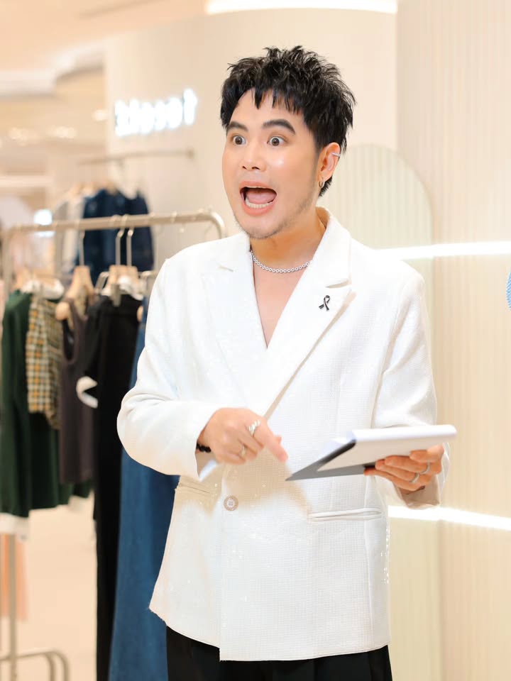 อ๋อง - เขมรัชต์ สุนทรนนท์