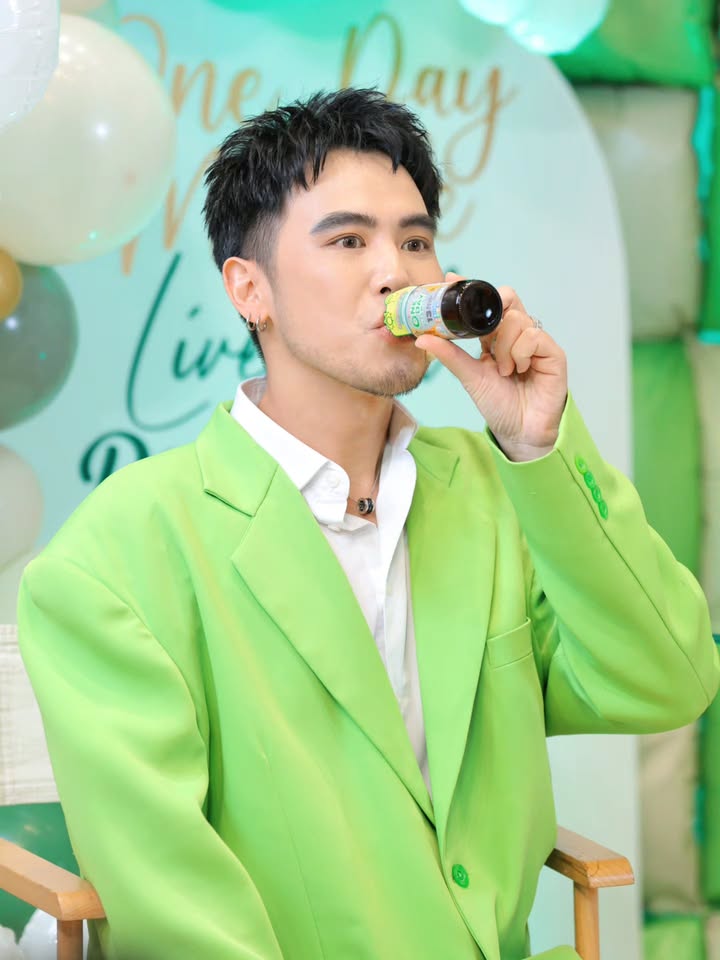 อ๋อง - เขมรัชต์ สุนทรนนท์