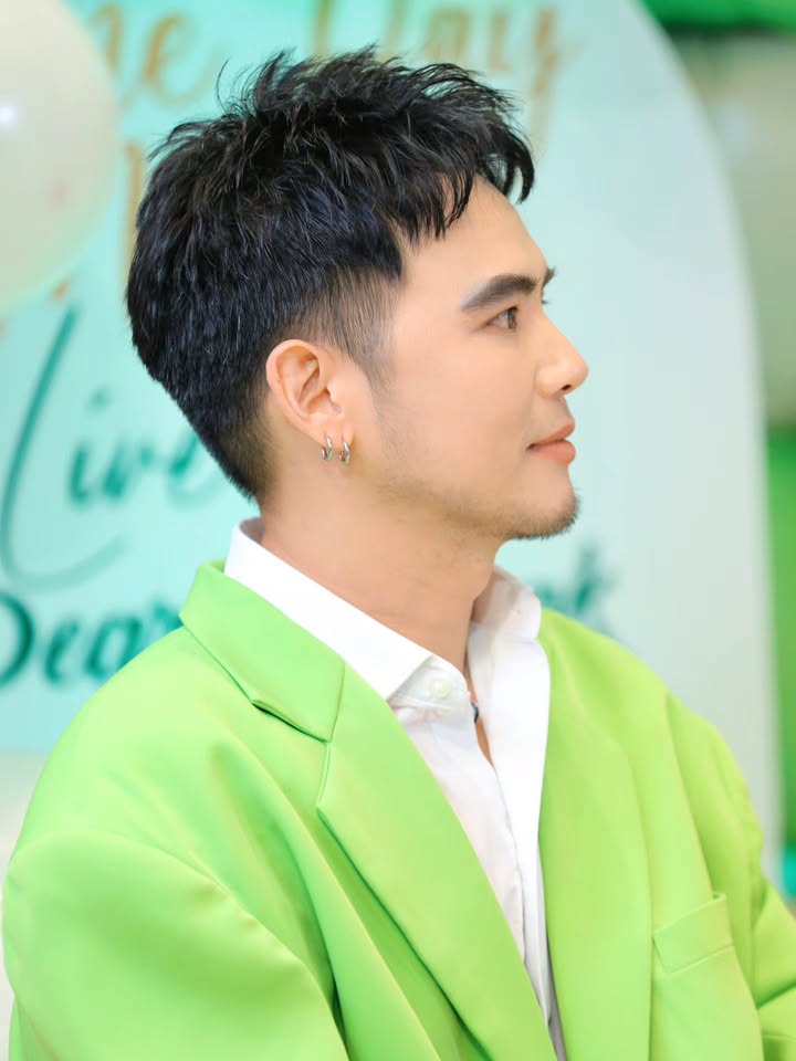 อ๋อง - เขมรัชต์ สุนทรนนท์