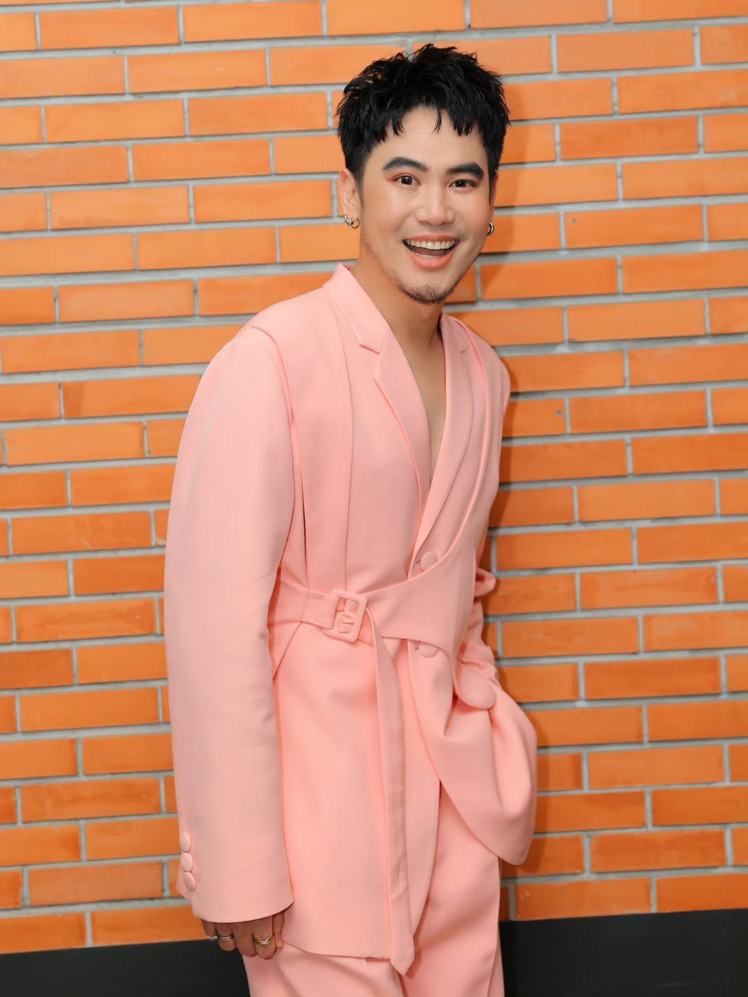 อ๋อง - เขมรัชต์ สุนทรนนท์