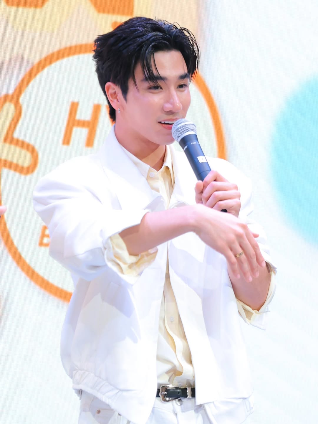 อ๋อง - เขมรัชต์ สุนทรนนท์