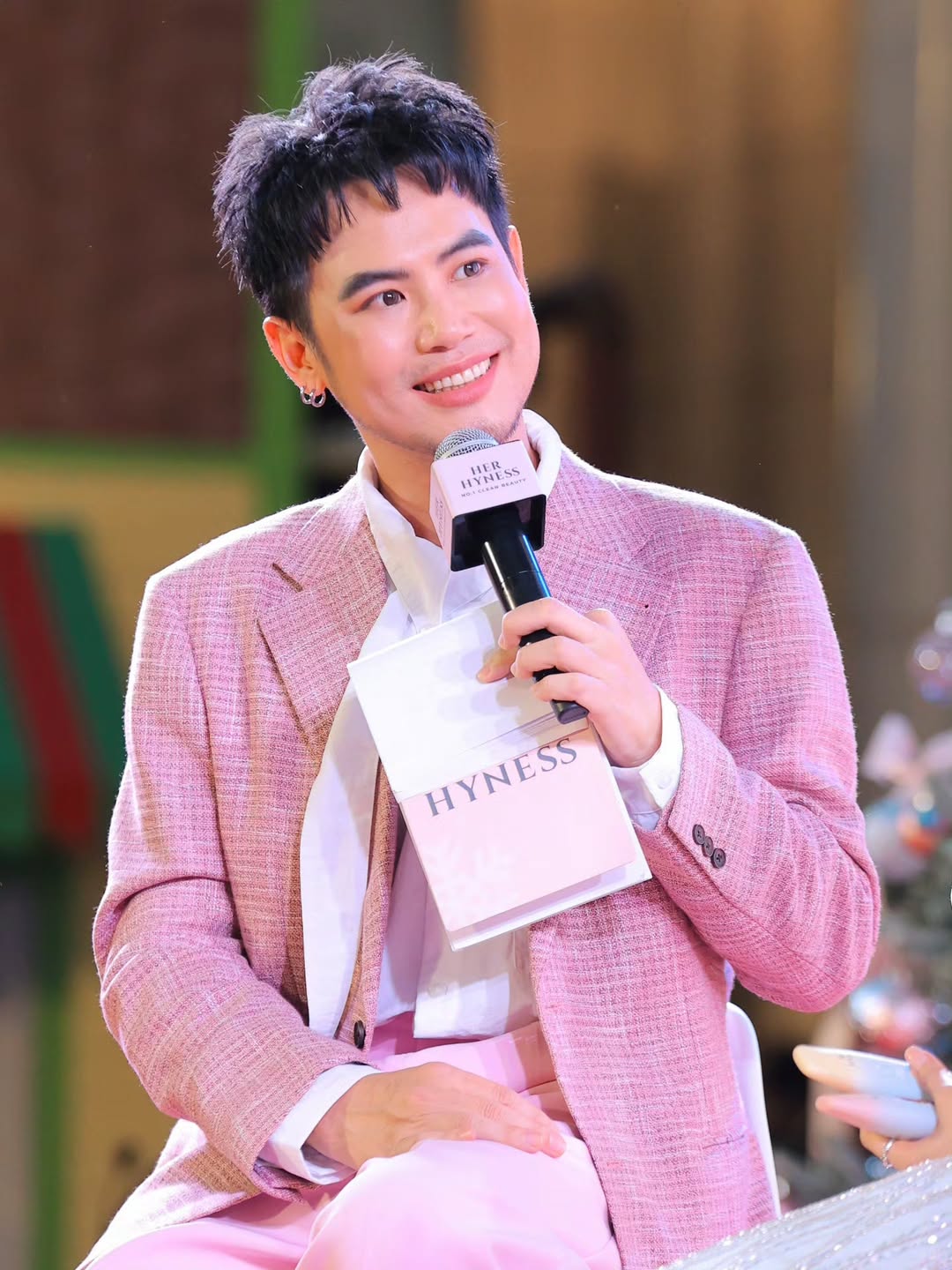 อ๋อง - เขมรัชต์ สุนทรนนท์