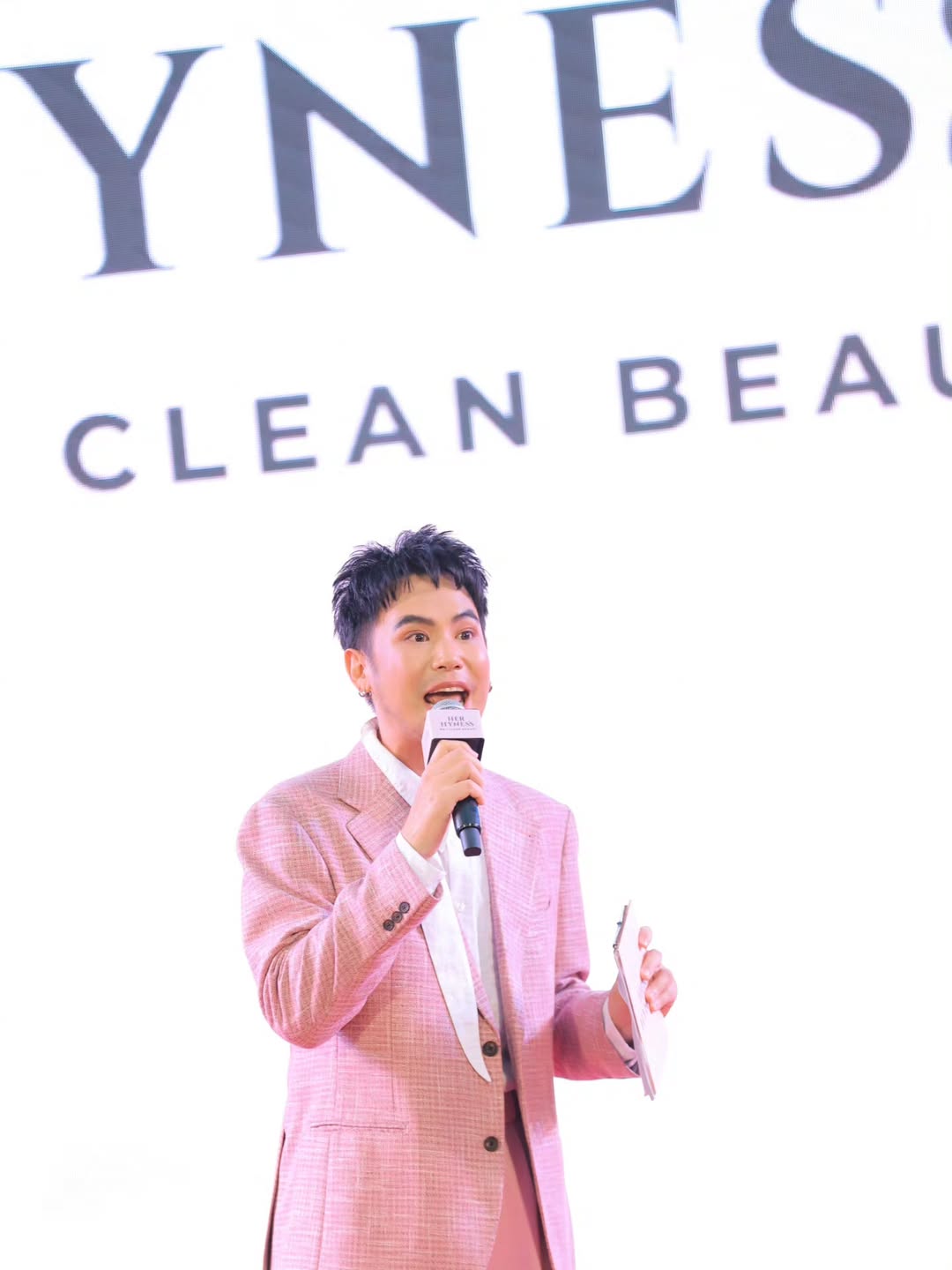 อ๋อง - เขมรัชต์ สุนทรนนท์