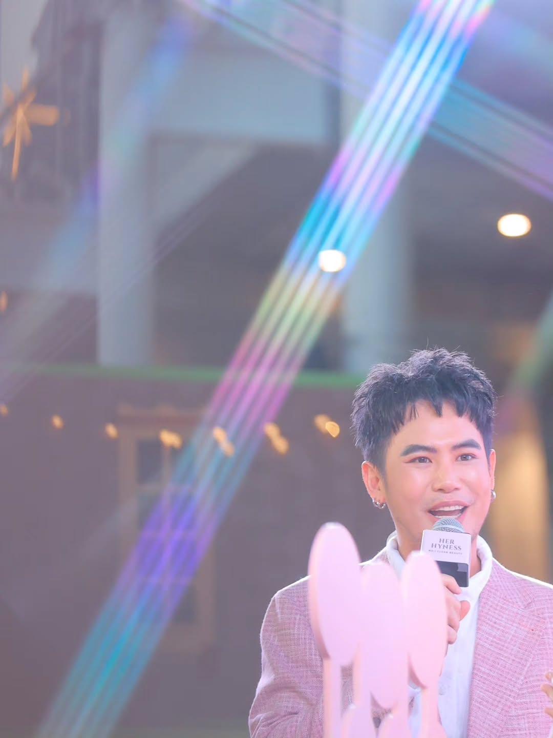 อ๋อง - เขมรัชต์ สุนทรนนท์