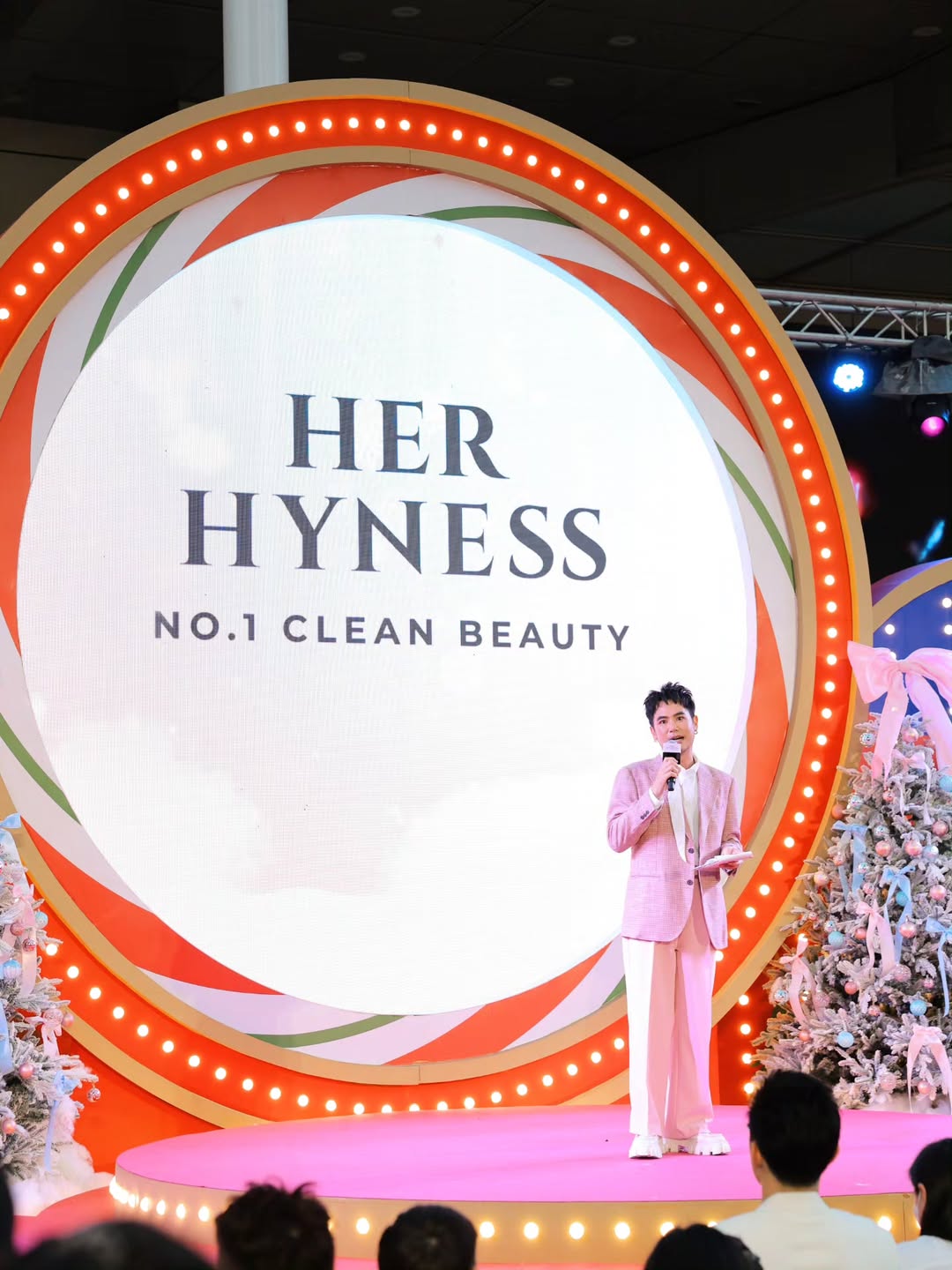 อ๋อง - เขมรัชต์ สุนทรนนท์