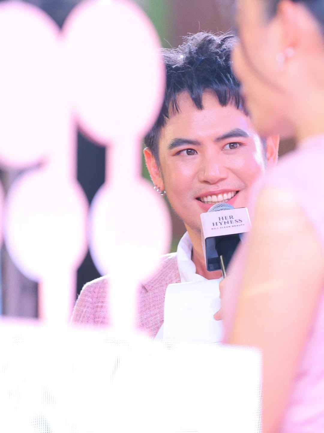 อ๋อง - เขมรัชต์ สุนทรนนท์